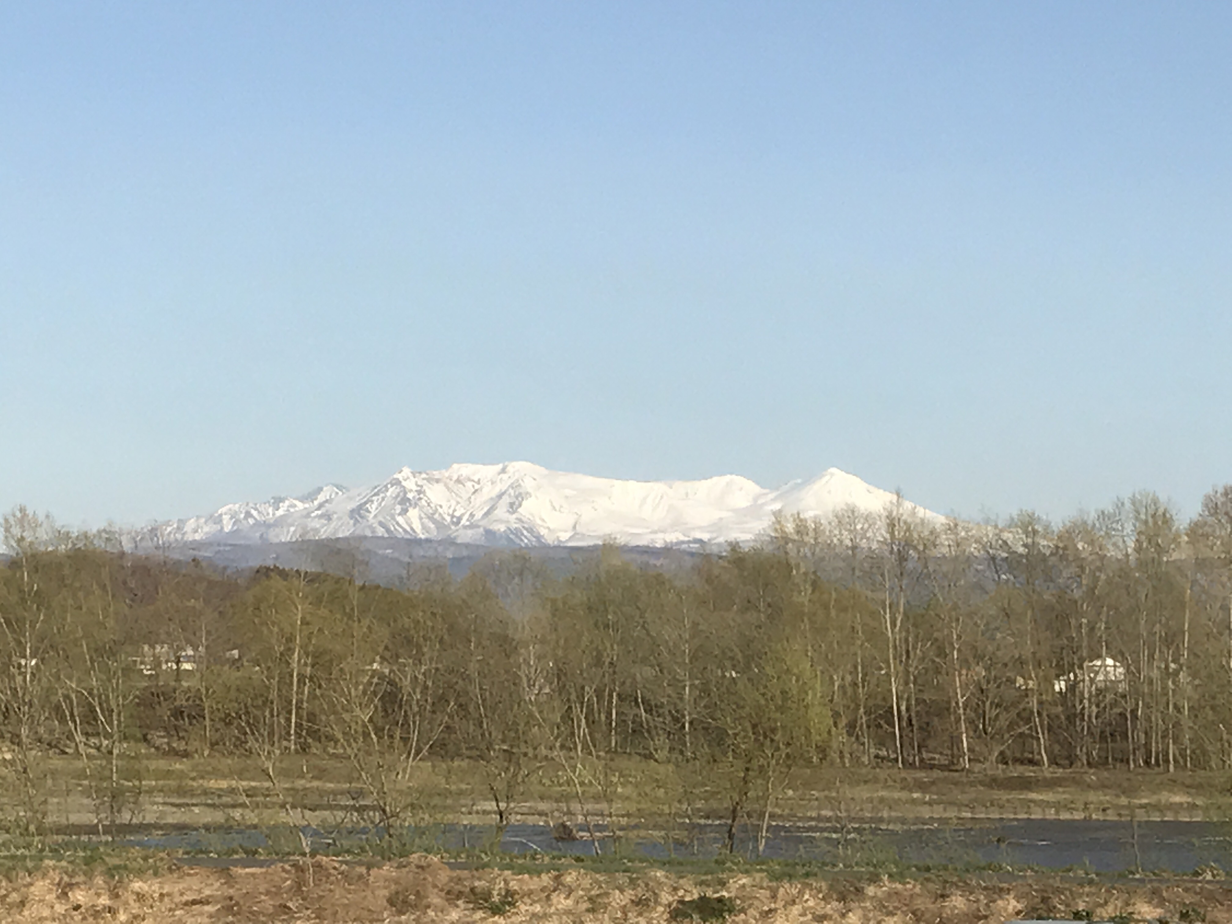 北海道が全国一の暑さ、比布町が全国一（世界一）の大雪山が綺麗に見えるまち-比布町内から見た風景|社長のブログ | 大熊養鶏場